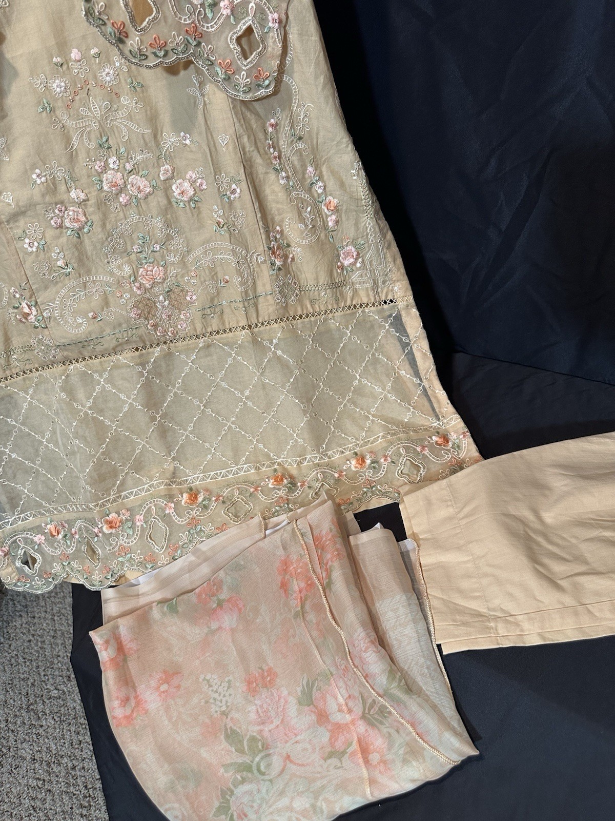 Premium Bin Saeed Brand Lawn Emb Suit 3 PC – Chiffon Dupatta – Large Size – $34