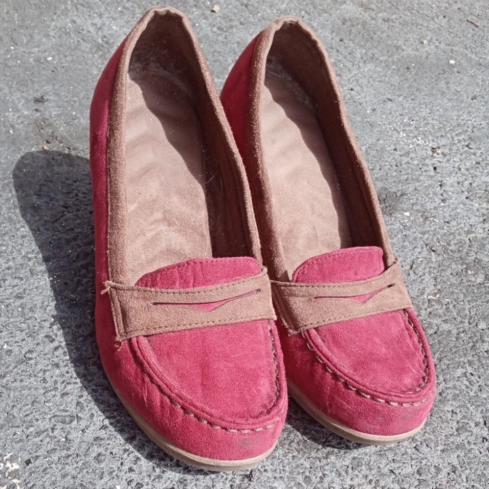 Elegant Women’s Suede wedges – Red and Brown size 8