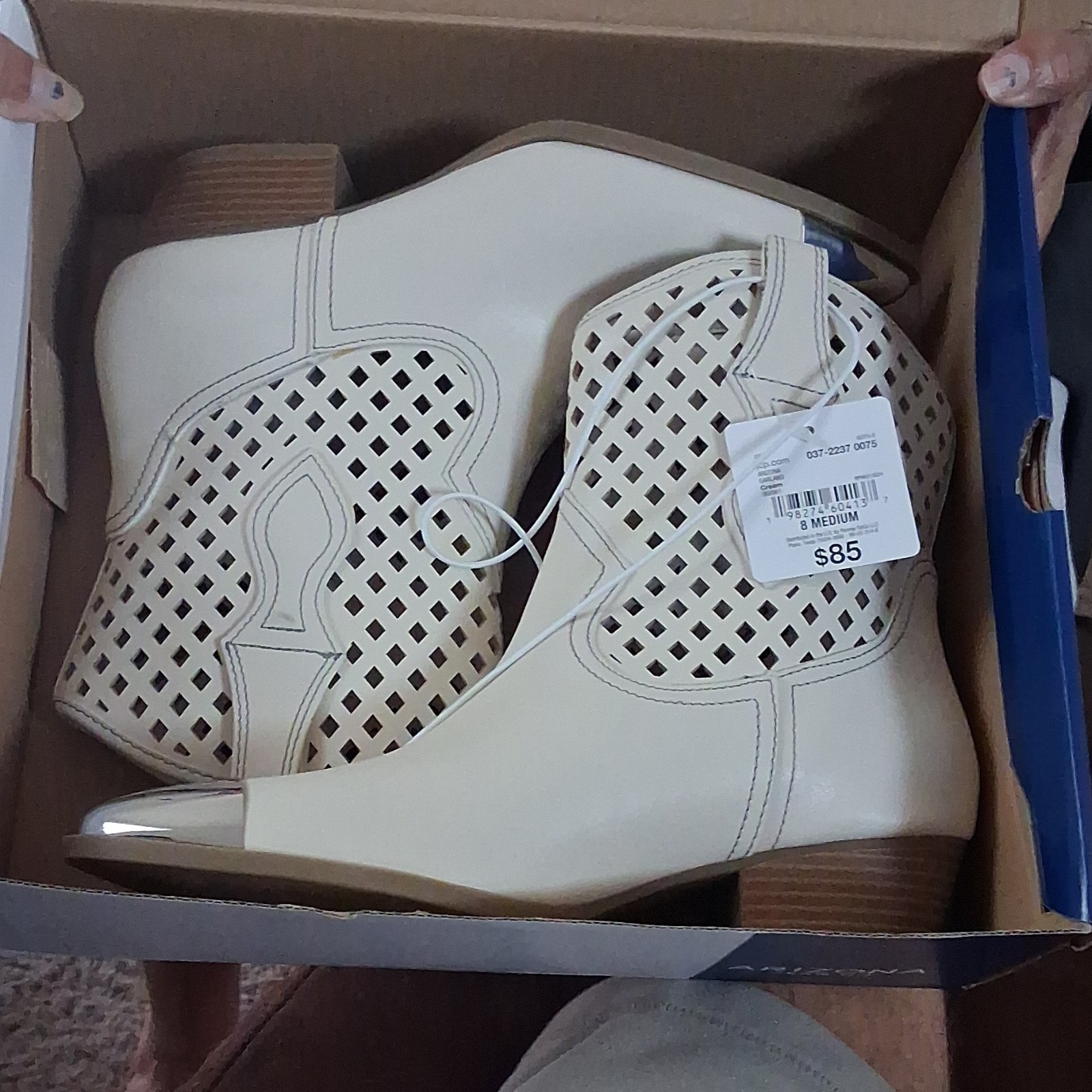 Arizona Jeans Co AZ Garland Leather Cut-Out Peep Toe Zip Ankle Bootie 8M