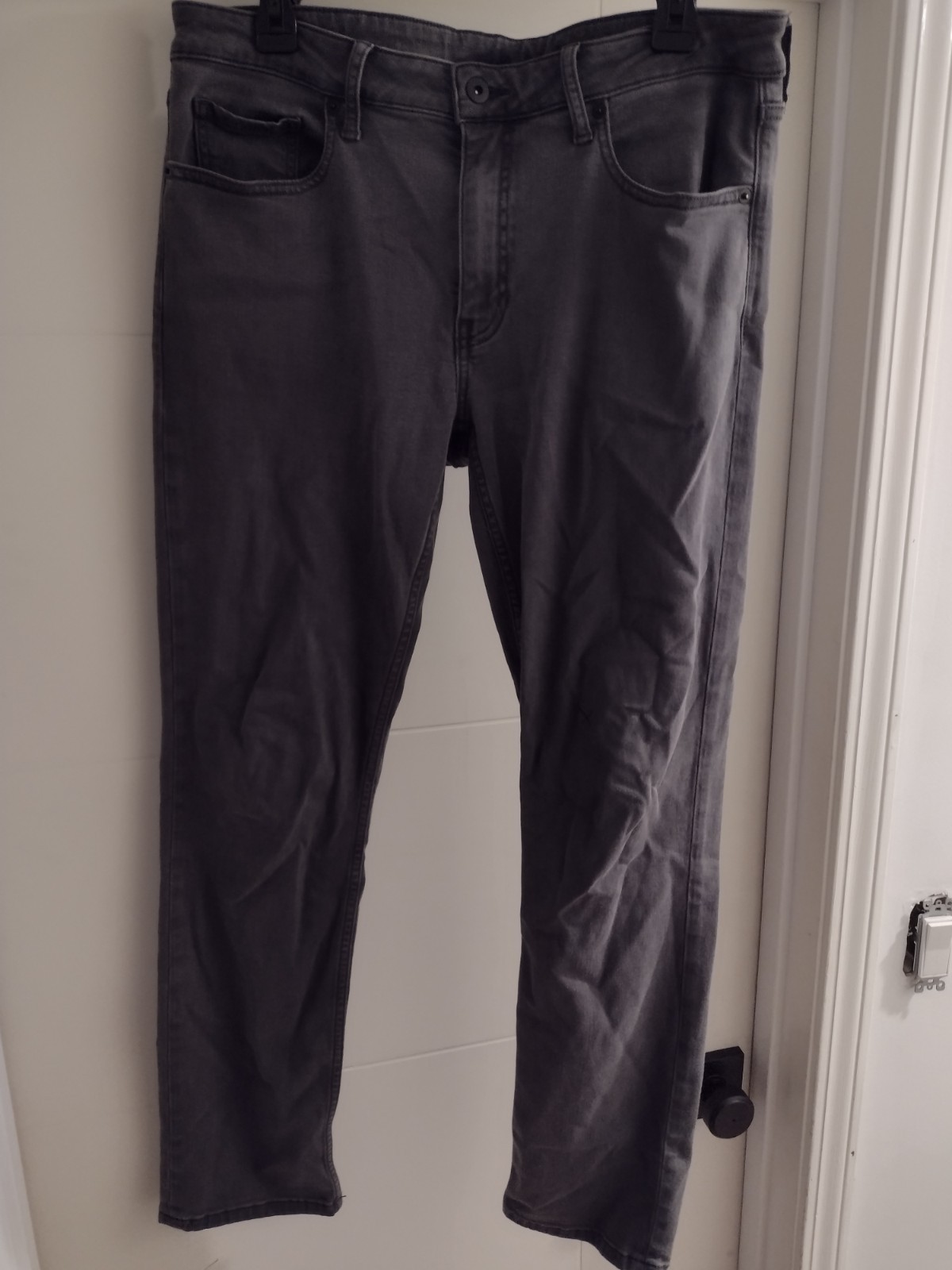 True Classic Jeans | Men’s 33×32 | Gray | 54% Ray/24% Cot/20% Poly/2% Span