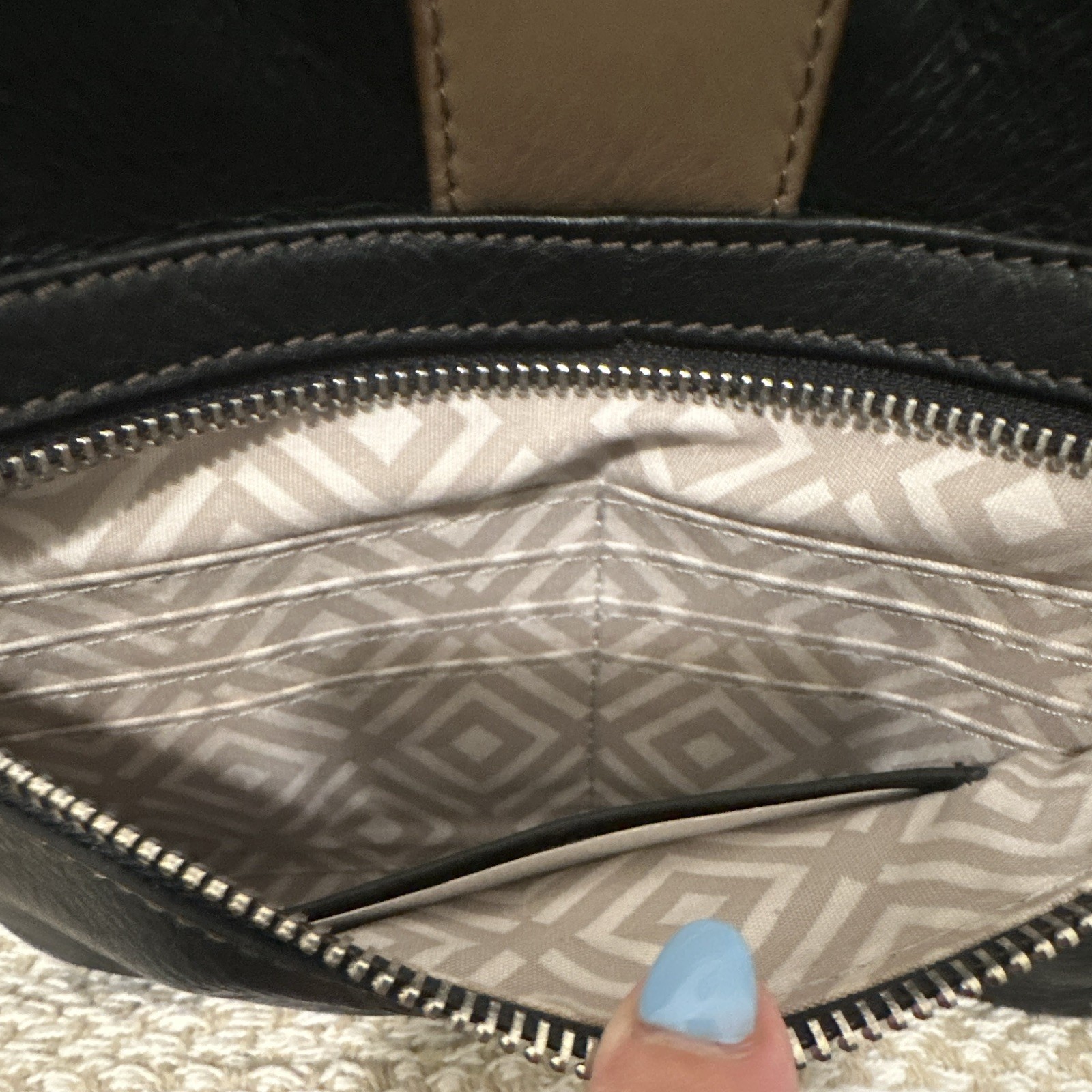 Brighton Black Tan Geometric Crossbody Silver Buckle Zip Magnetic Lined Pockets