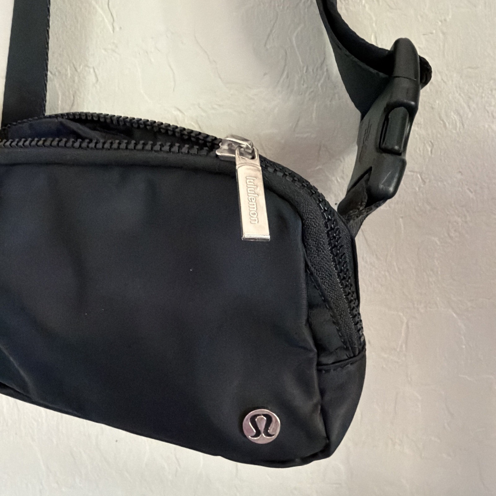 Lululemon Everywhere Belt Bag Black Small