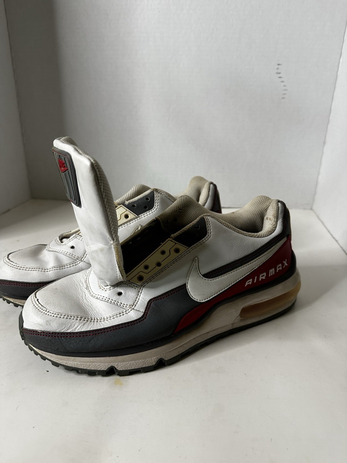 Nike Air Max – white and red Men’s Size 8