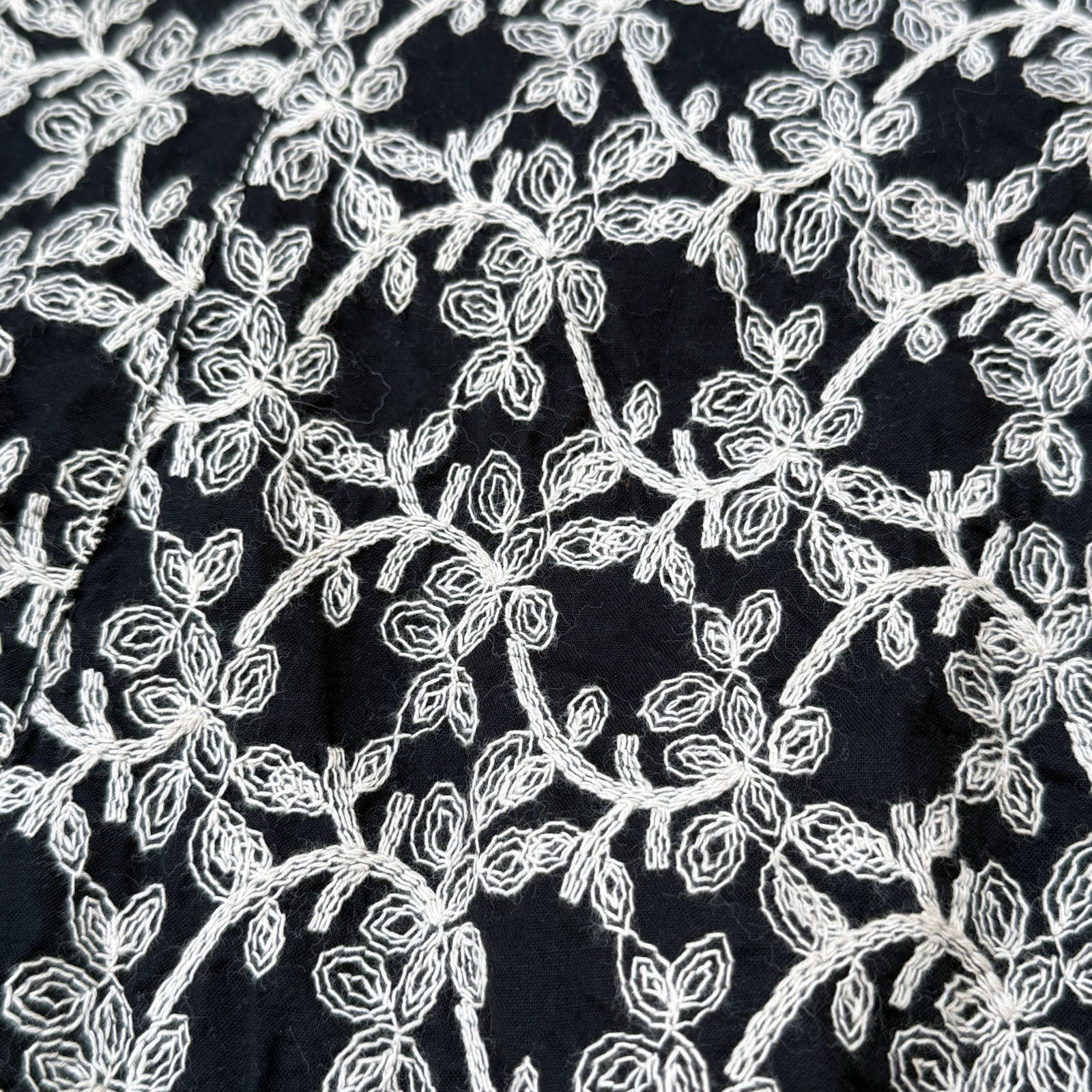 Axcess Black White Embroidered Floral A-Line Knee Length Skirt Size 12 Lined