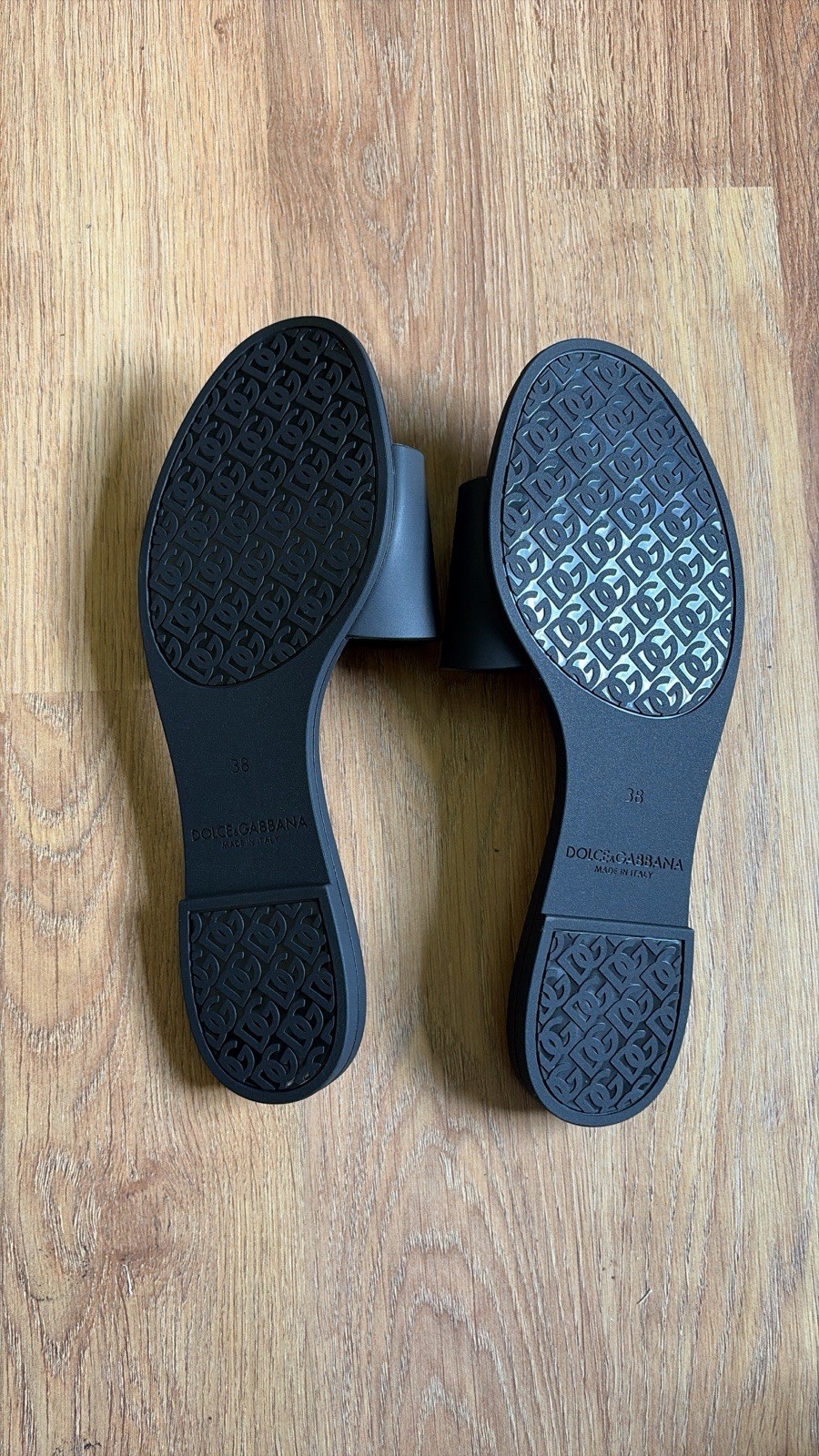 Dolce & Gabbana Women’s Black Rubber Slide Sandals Logo EU 38