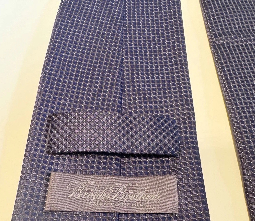 Brooks Brothers Necktie Men’s Navy Blue Silk Grid Textured Classic Formal Tie