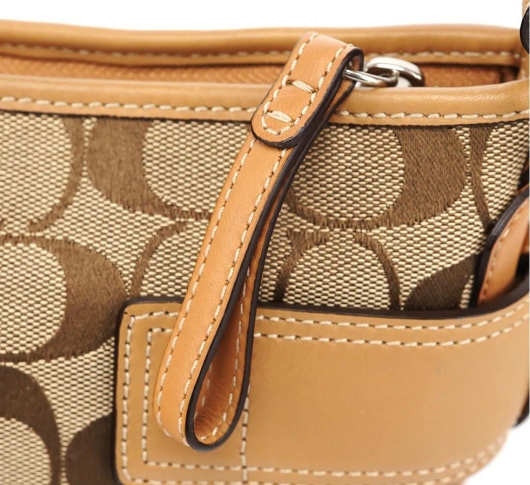 COACH Soho Vintage Signature Jacquard Leather Hobo Shoulder Bag EXCELLENT!!