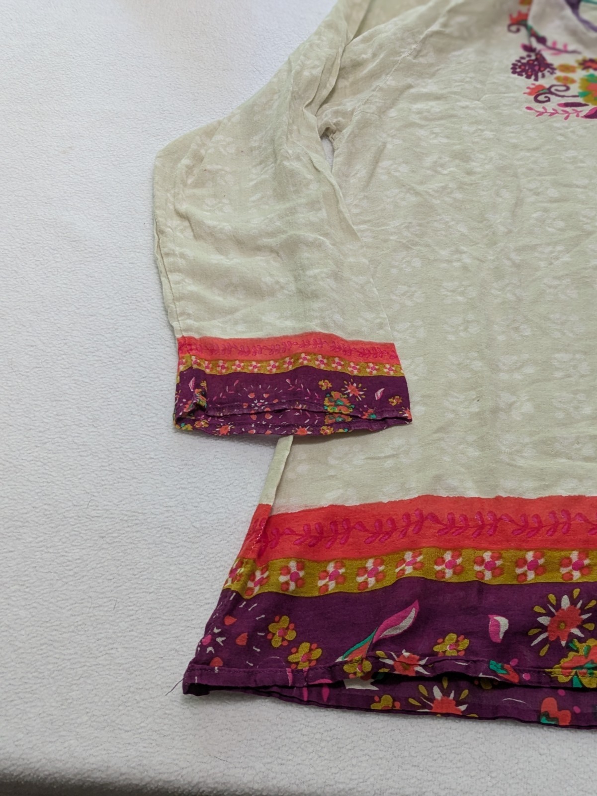 Natural Life Floral Boho Pullover Blouse Heart Medallion Medium