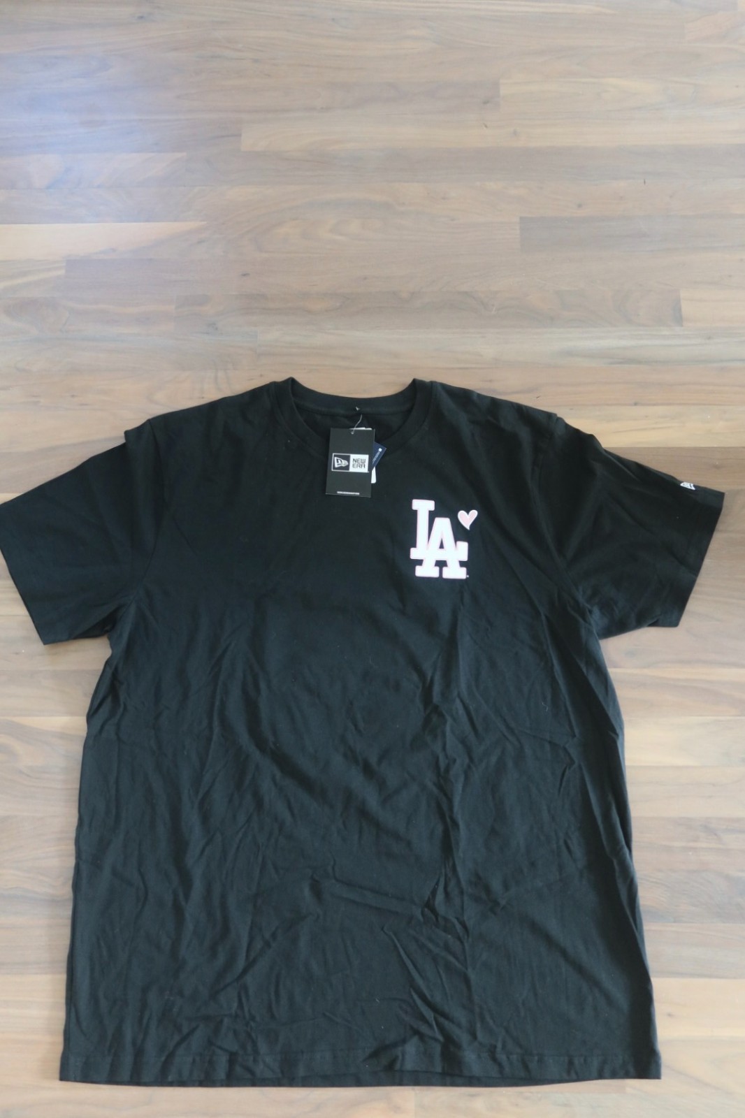 NWT – NEW ERA LOS ANGELES DODGERS HEART T-SHIRT, SIZE 2XL, SOLD OUT/HARD TO FIND