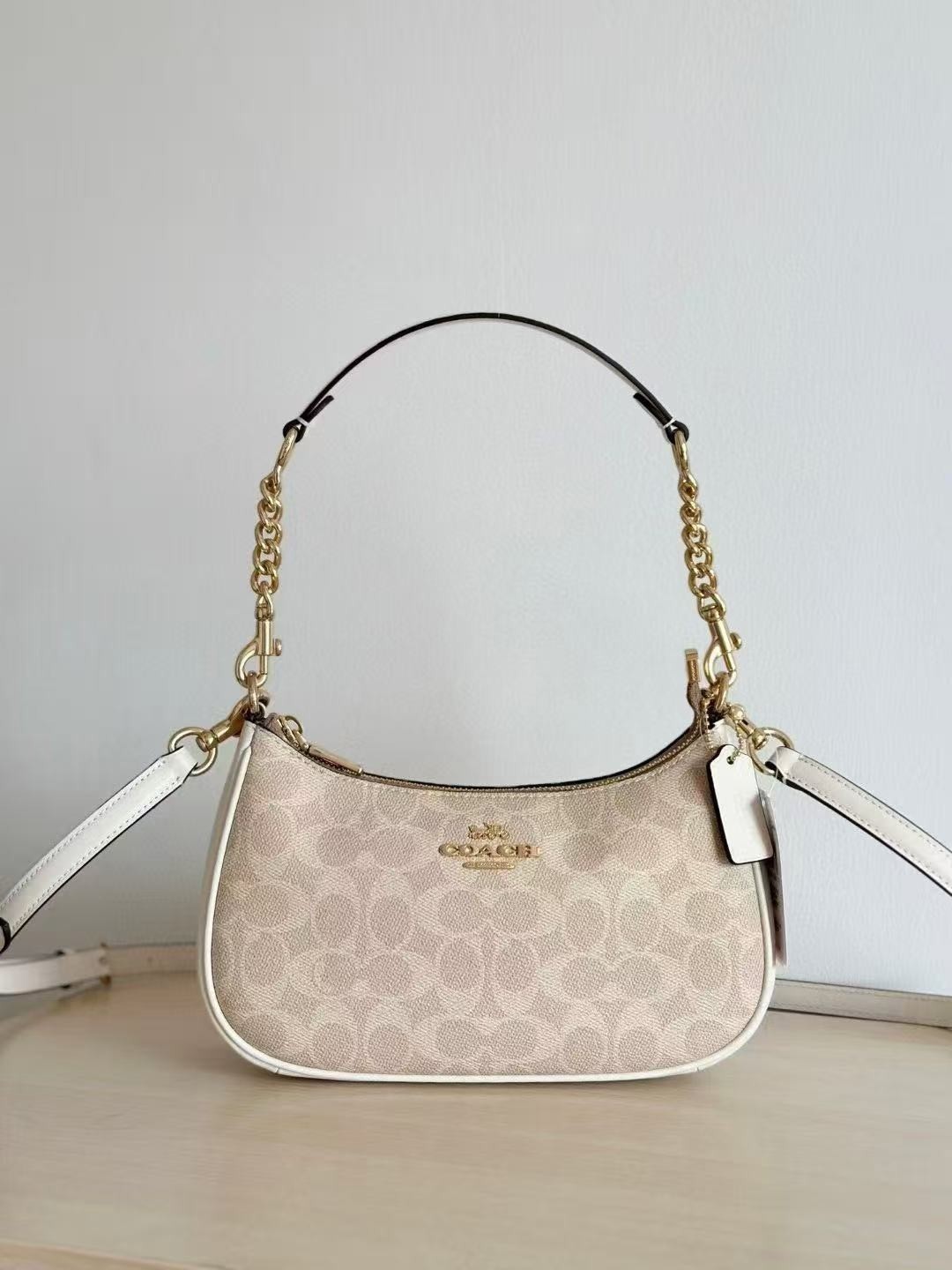 NWT CV933 Shoulder Bag In Canvas Gold/Sand/Chalk