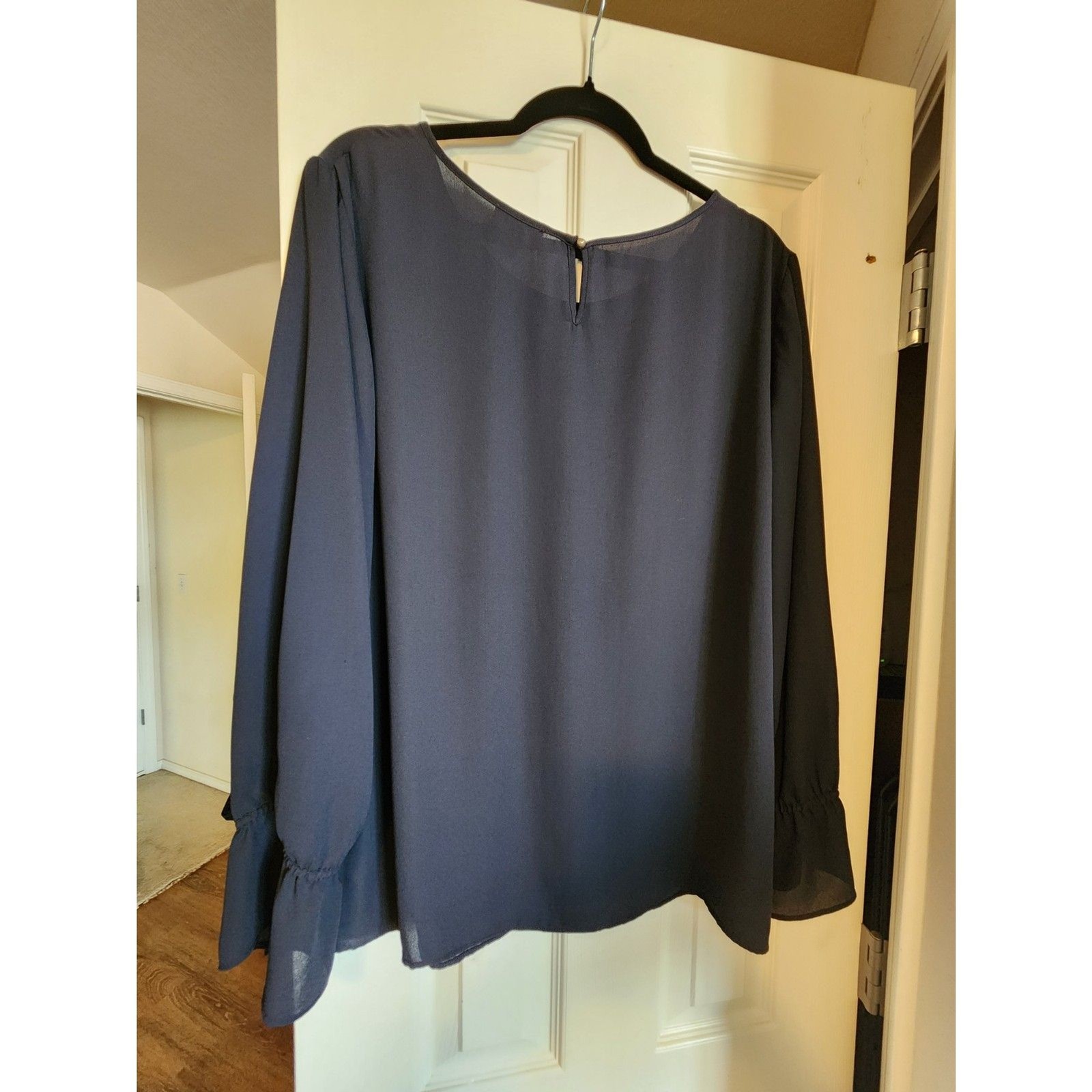 The Limited Lightweight Slate Gray Chiffon Top Ruffled Long Sleeve XL EUC