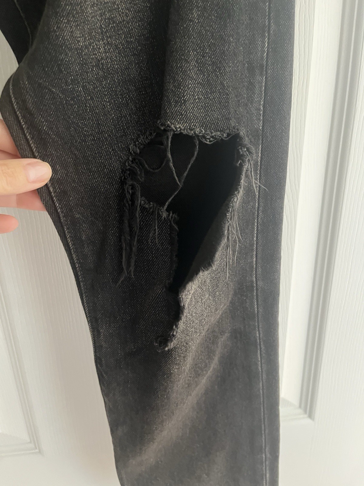 Levi’s Premium Black Denim Jeans Slim Straight Button Fly Distressed 5-Pocket