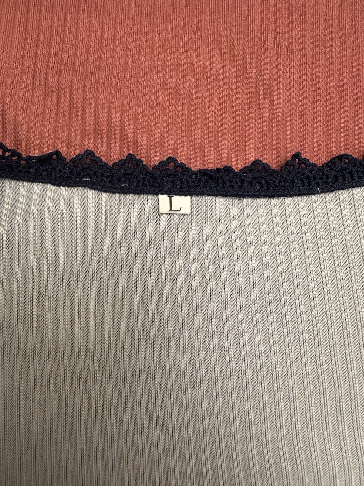 NWOT Multi-colored 1/2 Laced Sleeves, Laced Collar, Front Buttons, Sz L, Unique