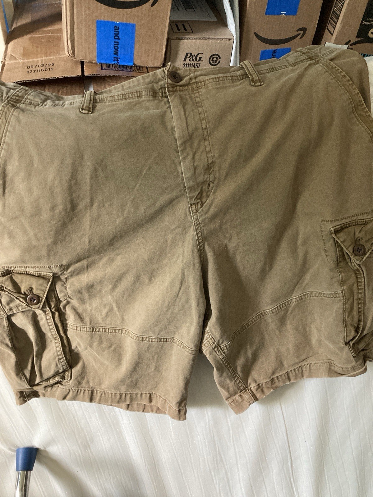 American Eagle Next Level Flex Men’s 44 Brown Distressed Cargo Shorts