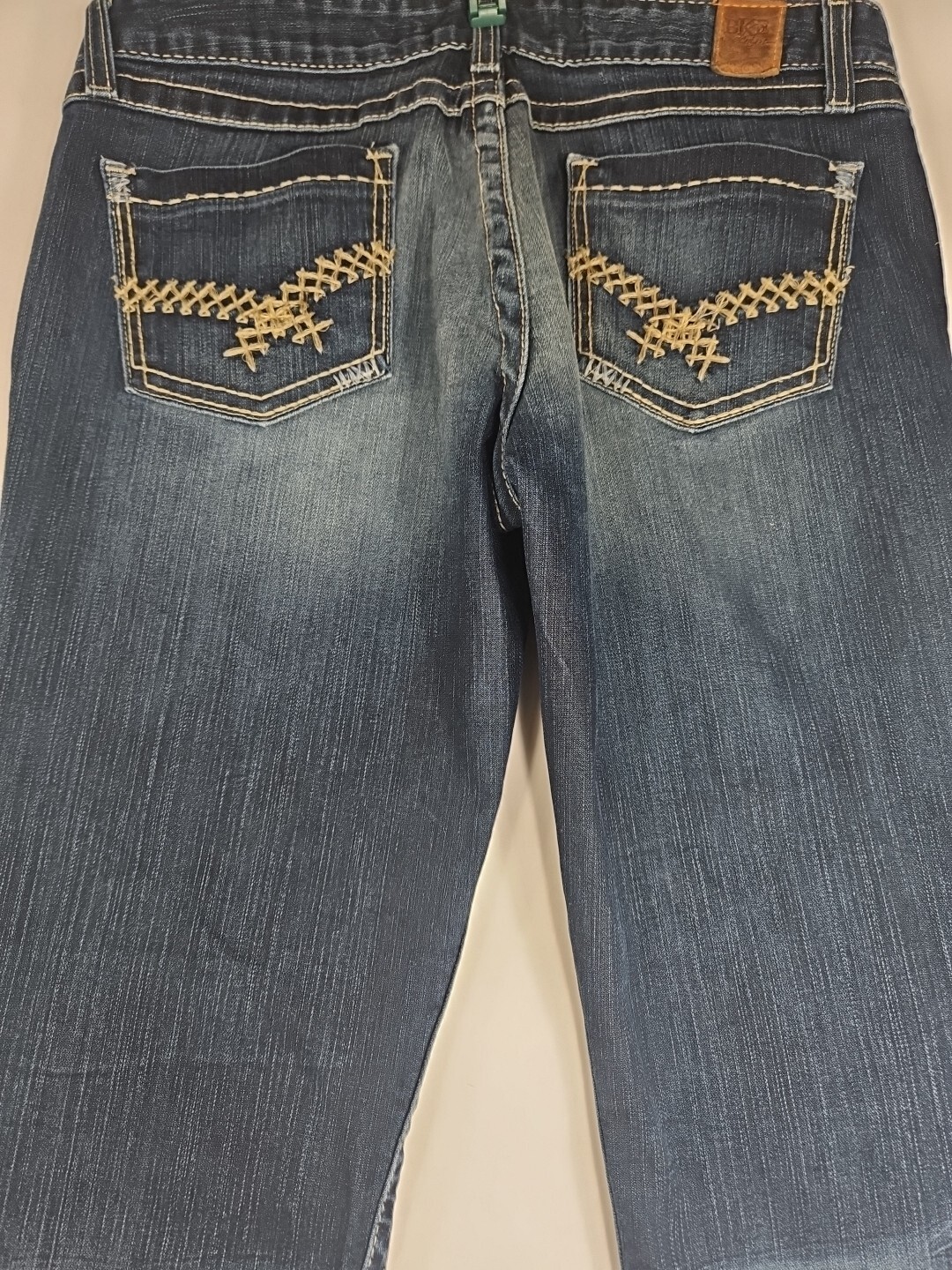 BKE Madison Bootcut Jeans. Size 31×33 1/2. Medium Wash Stretch Denim. Hem. 27.5″