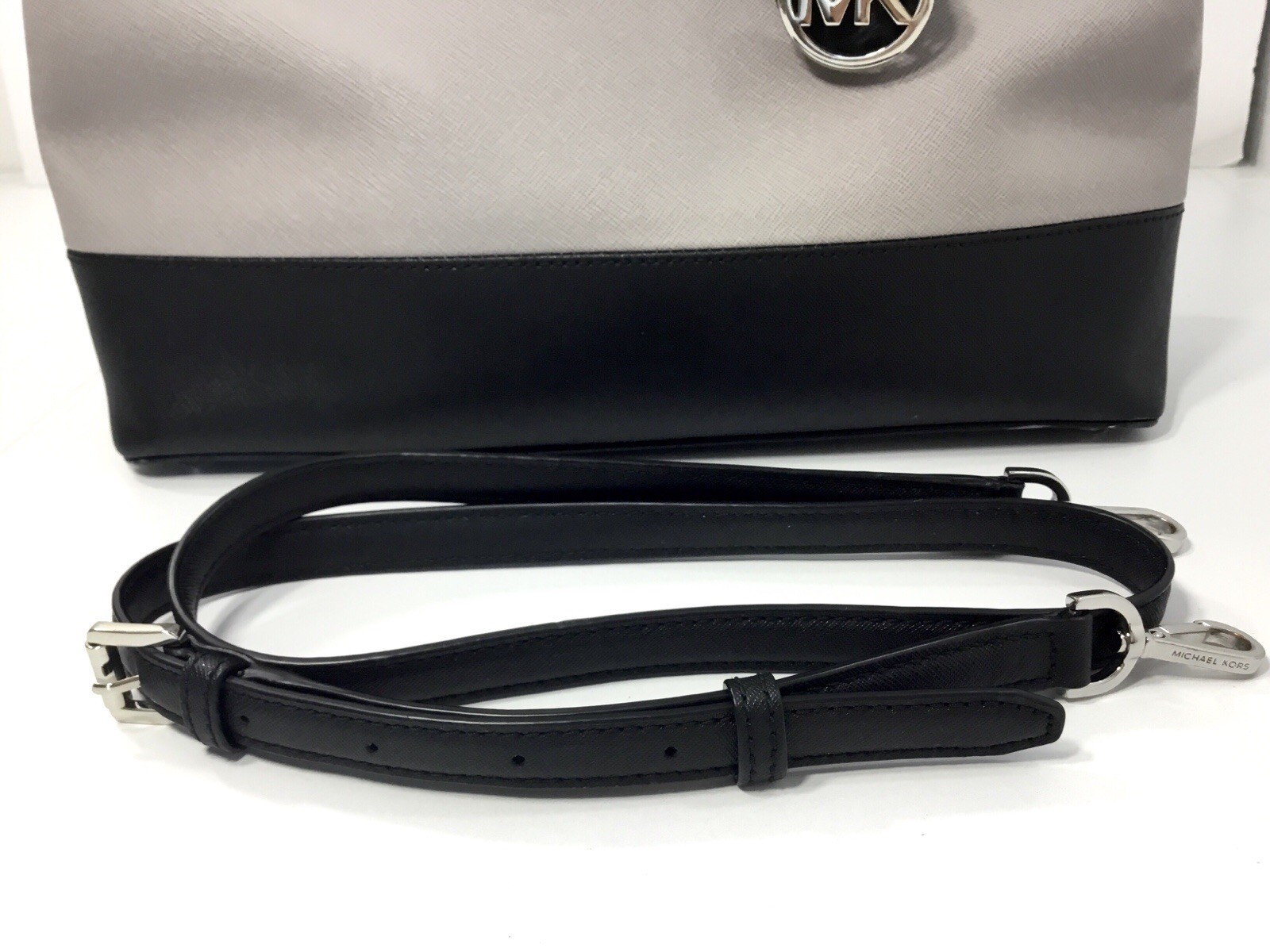 MICHAEL Michael Kors Savannah Large Satchel (Pearl Grey/Black) 30F7SS7S3T-PGBLK