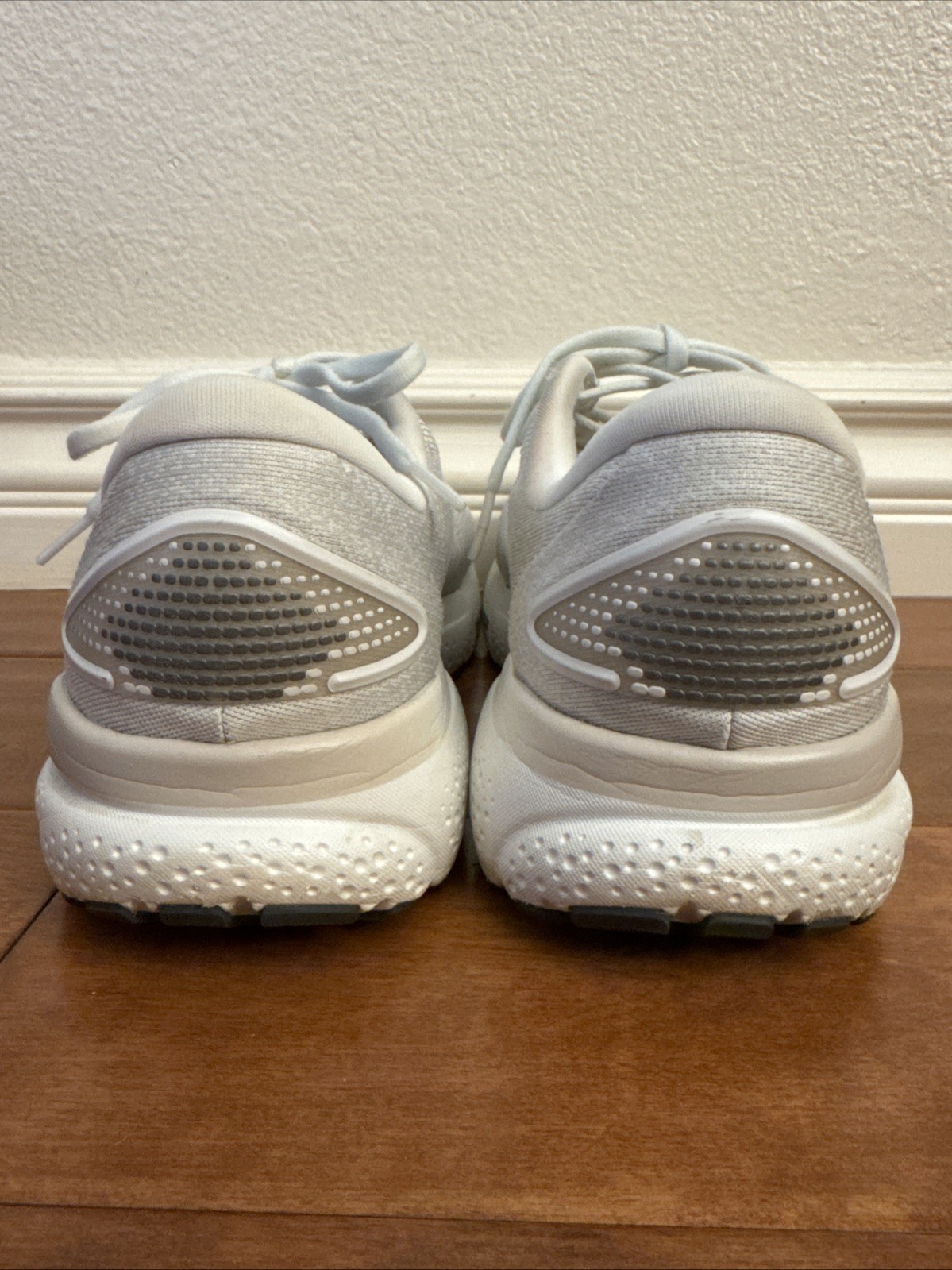 Brooks Ghost 16 Mens Size 11 Coconut Chateau Forged Iron Athletic Running Shoes