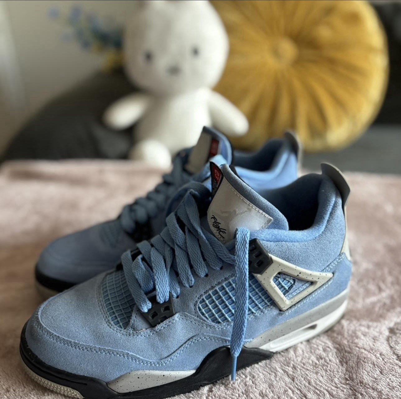 Jordan 4 Retro Blue