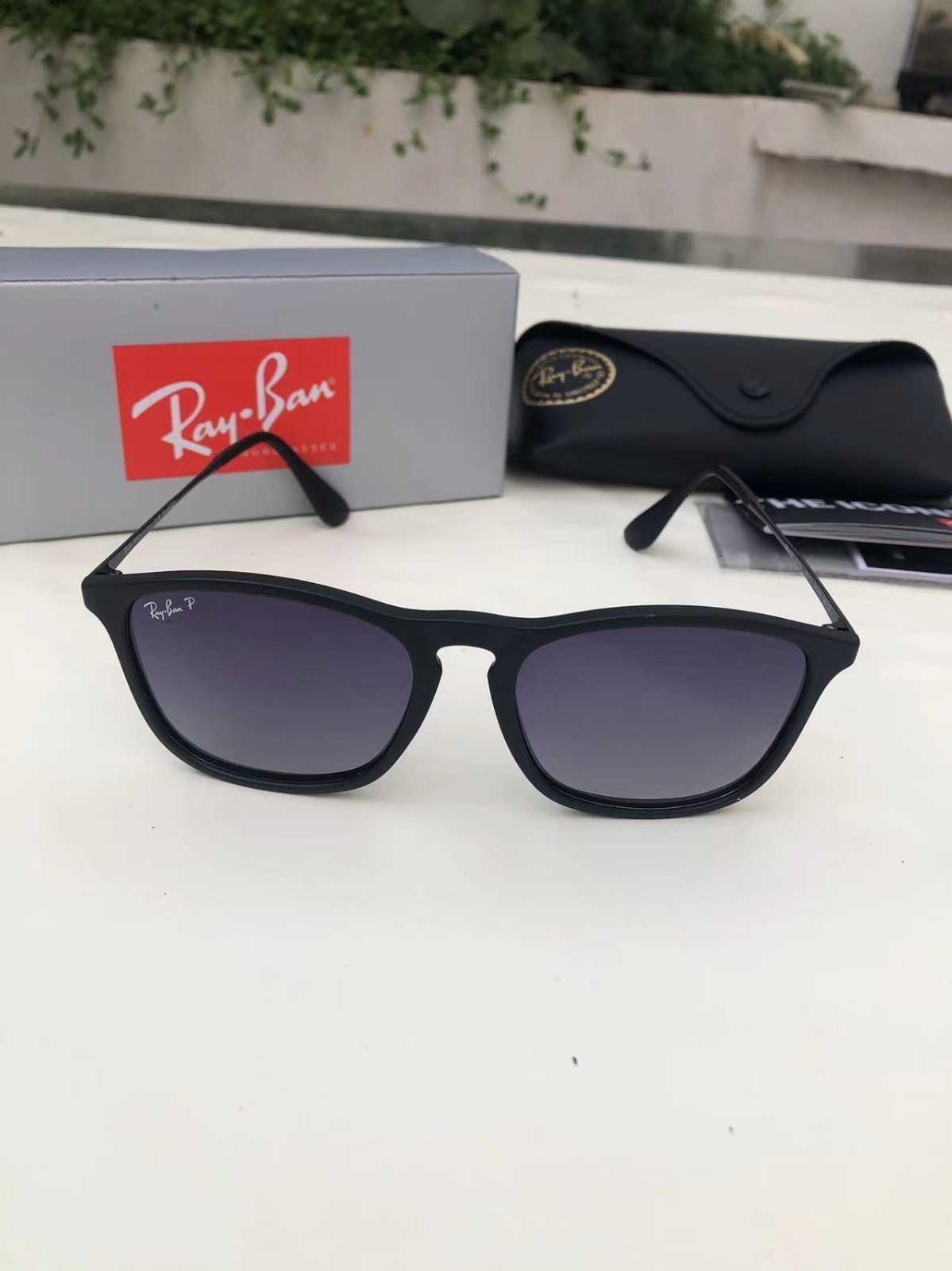 New Ray-Ban Chris RB4187 Polarized 54-18 Sunglasses Matte Black Gradient Grey