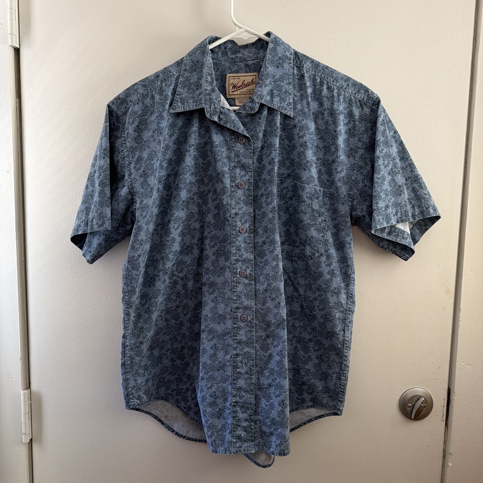 Woolrich Women’s M Short sleeve button up 100% Cotton, Sky pattern see pics