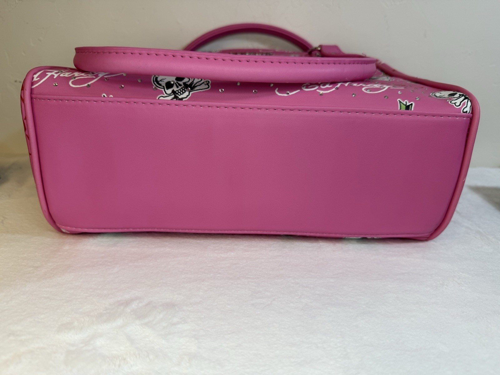 NWT Ed Hardy Pink Insulated Lunch Tote & Eyelash Curler Gift Set