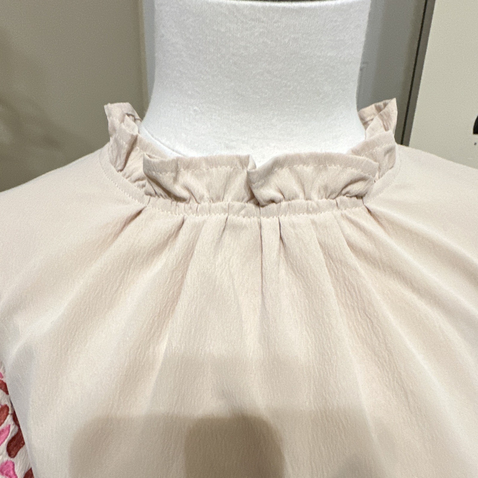 r2 Womens M Beige Floral Blouse Puff Short Sleeve Ruffle High Neck