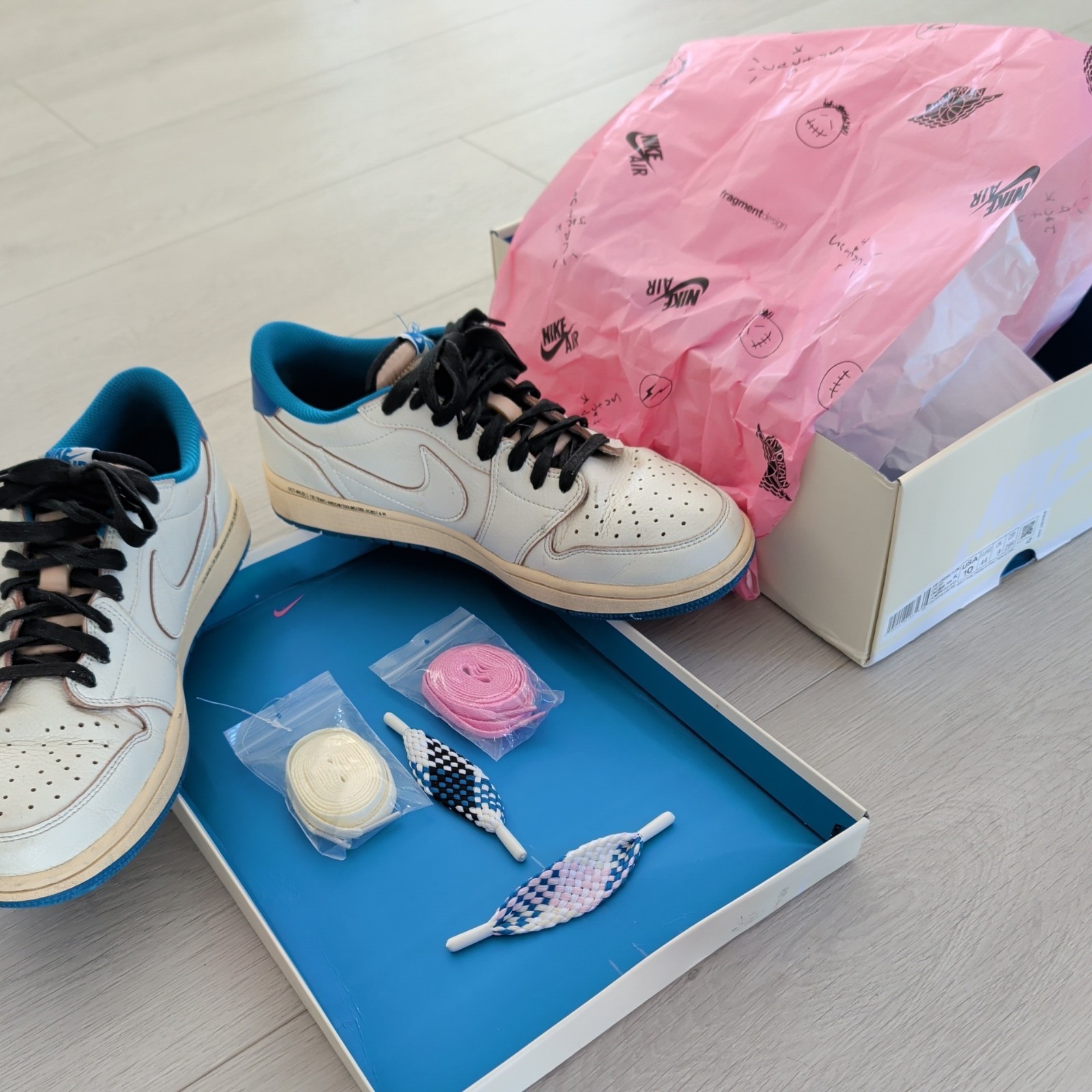 AUTHENTIC BRAND NEW Travis Scott Jordan 1 Low Fragment Blue/White/, Size US 10