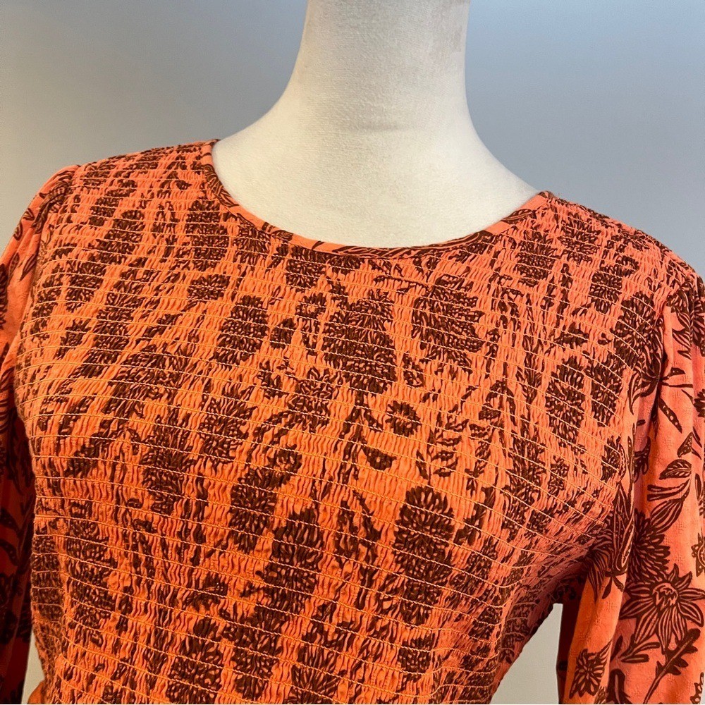 Universal Threads Floral Orange long sleeves cinched Top size small
