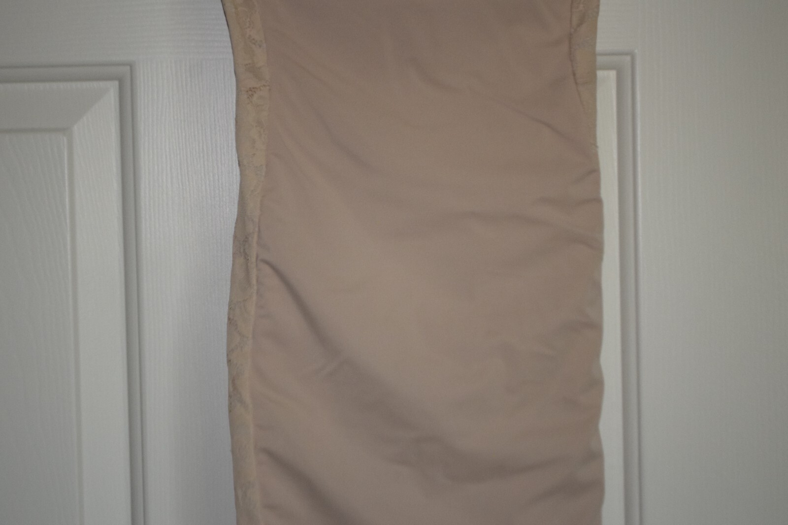 Women’s Size 34B Maidenform Nude Corset Dress Lace Trim Adjustable Straps & Back