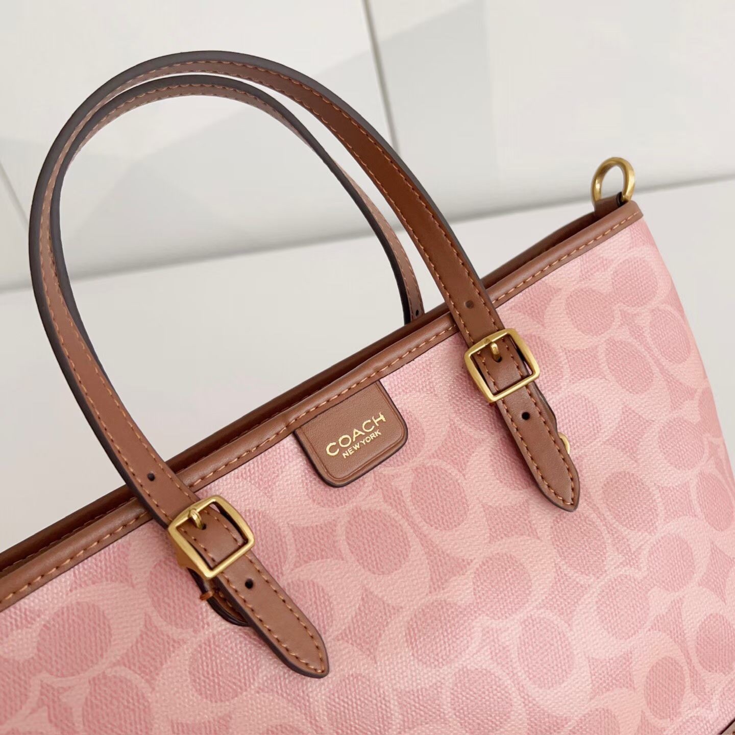 NWOT COACH Taxi Tote Bag 21 In Signature Canvas CCD94
