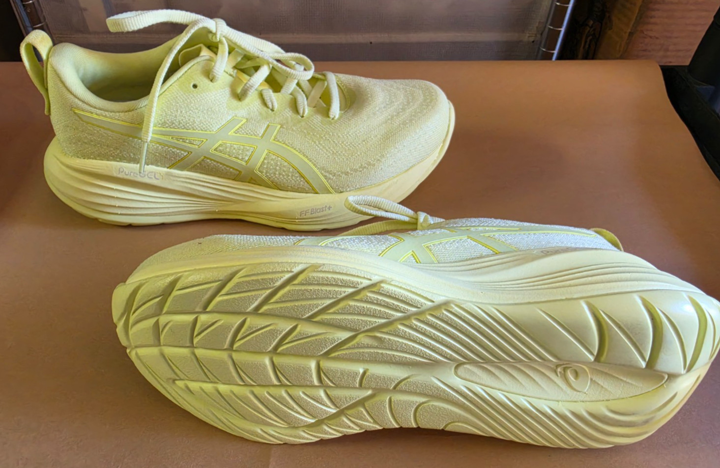 Asics Gel Cumulus 27 Lite-Show Huddle Yellow – Women’s Size 8