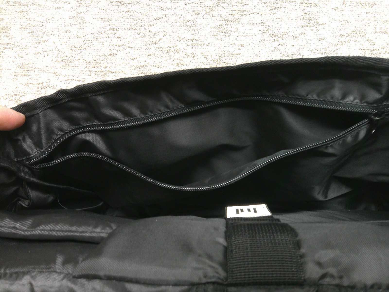 Ful Messenger Bag 18×4.5×11 Padded Laptop Black Gray Venom Energy Logo