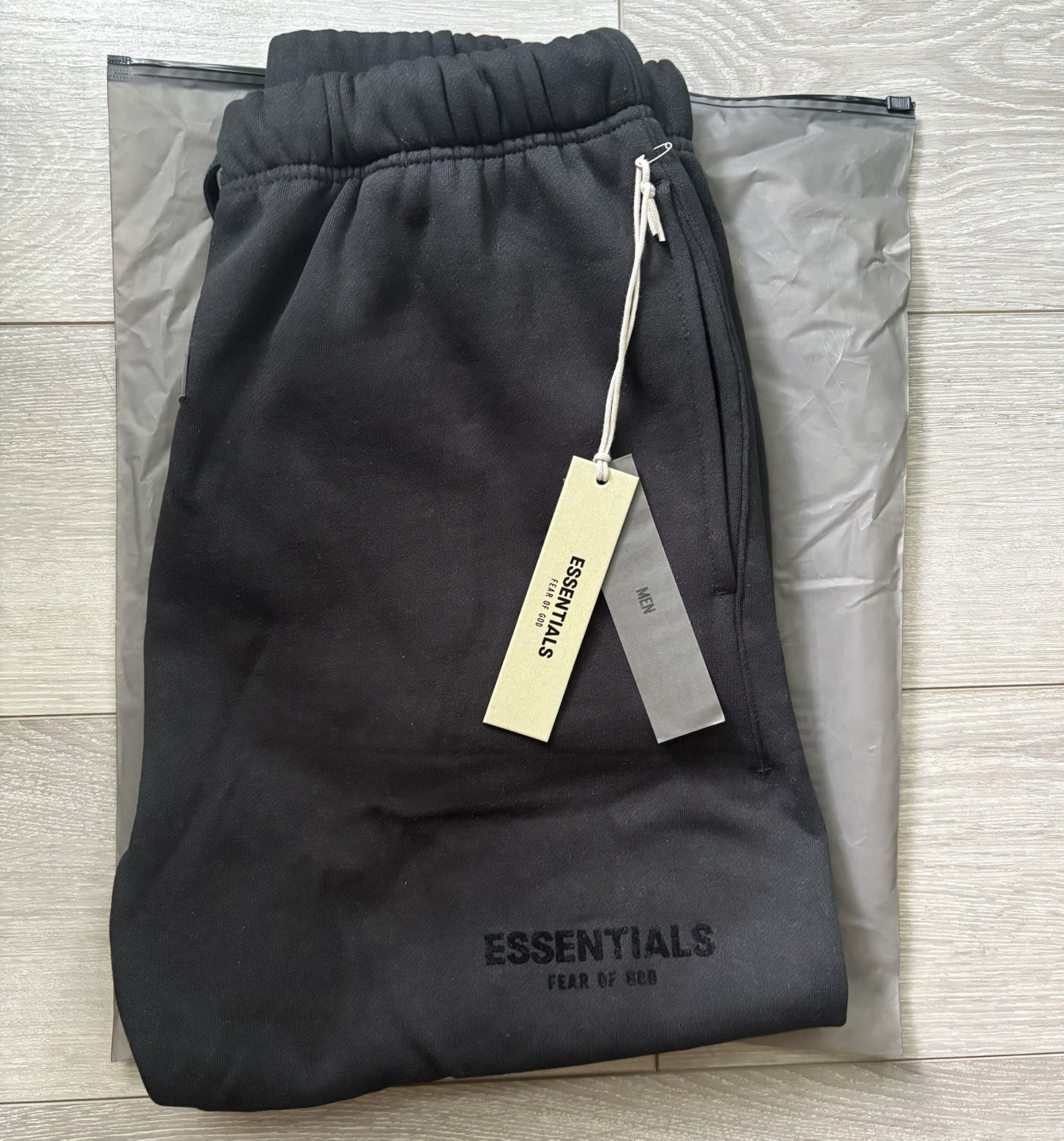Essentials Fear of God Men’s Black Fleece Cotton Sweat Shorts Drawstring Logo