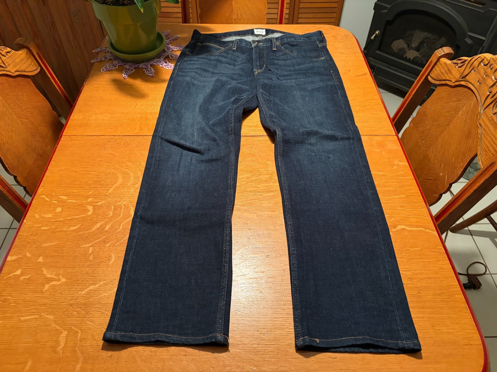 HUDSON BYRON STRAIGHT CUT DARK WASH STRETCH JEANS 32 X 30 VERY NICE!