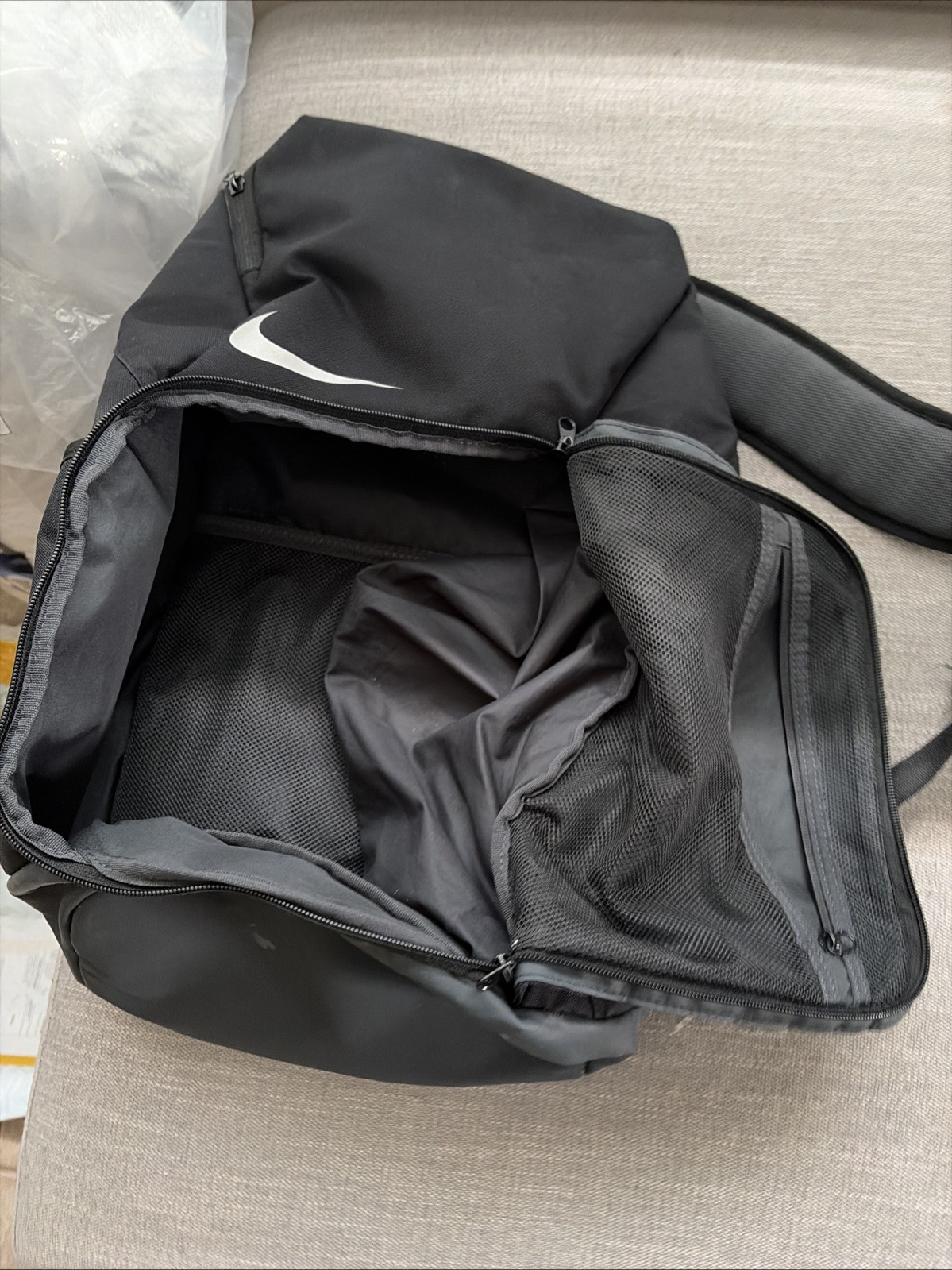 Nike Elite Black Men’s Backpack Adjustable Strap Inner Pockets Sports