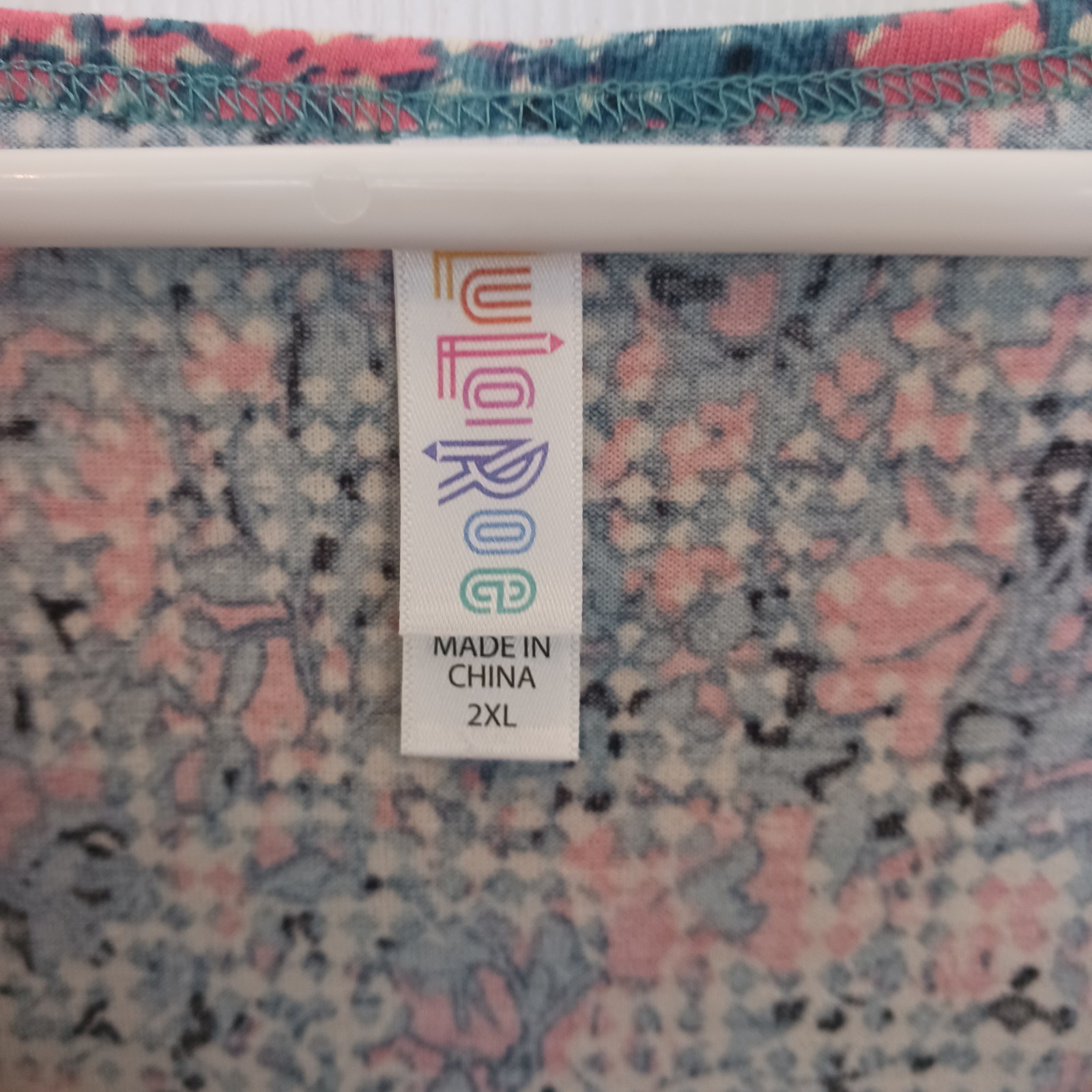 LuLaRoe Pefect T 2XL Multicolor Floral print HI-LOW STYLE WOMEN`S TOP