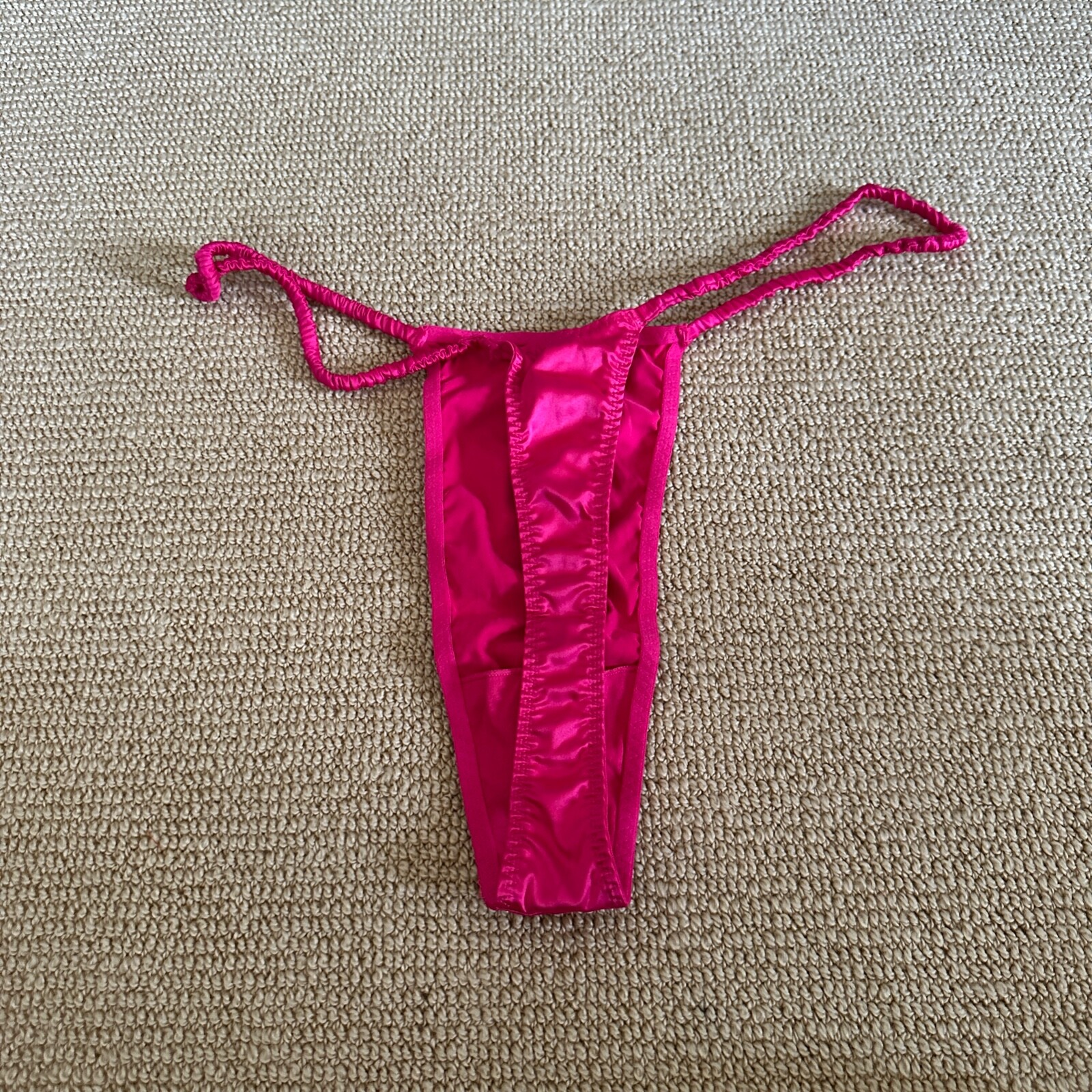 Skims Raspberry Woven Shine Scrunchie String Thong, Size 3X NWT