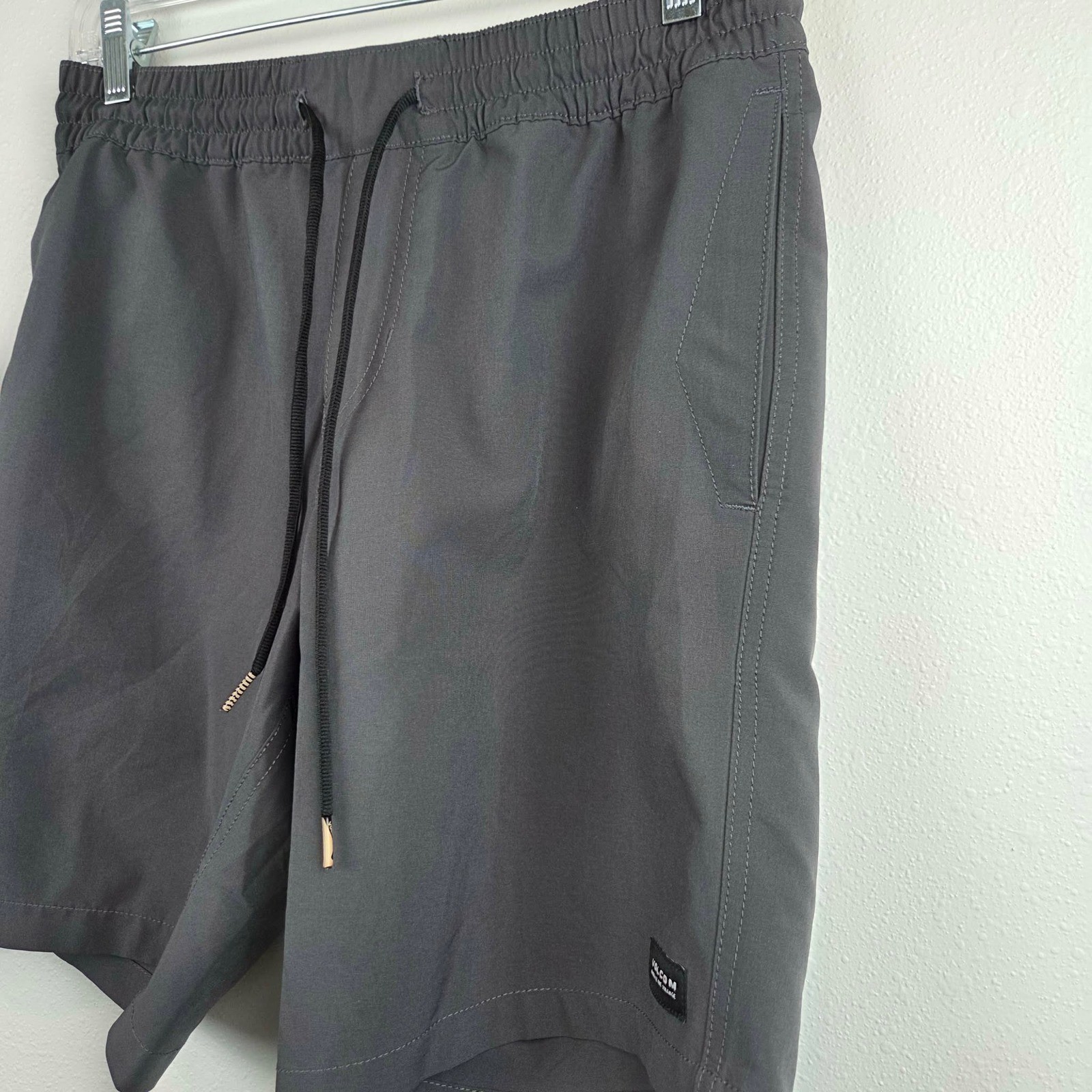 Volcom Mens Stones Hybrid Elastic Waist Shorts Size Small Gray Drawstring