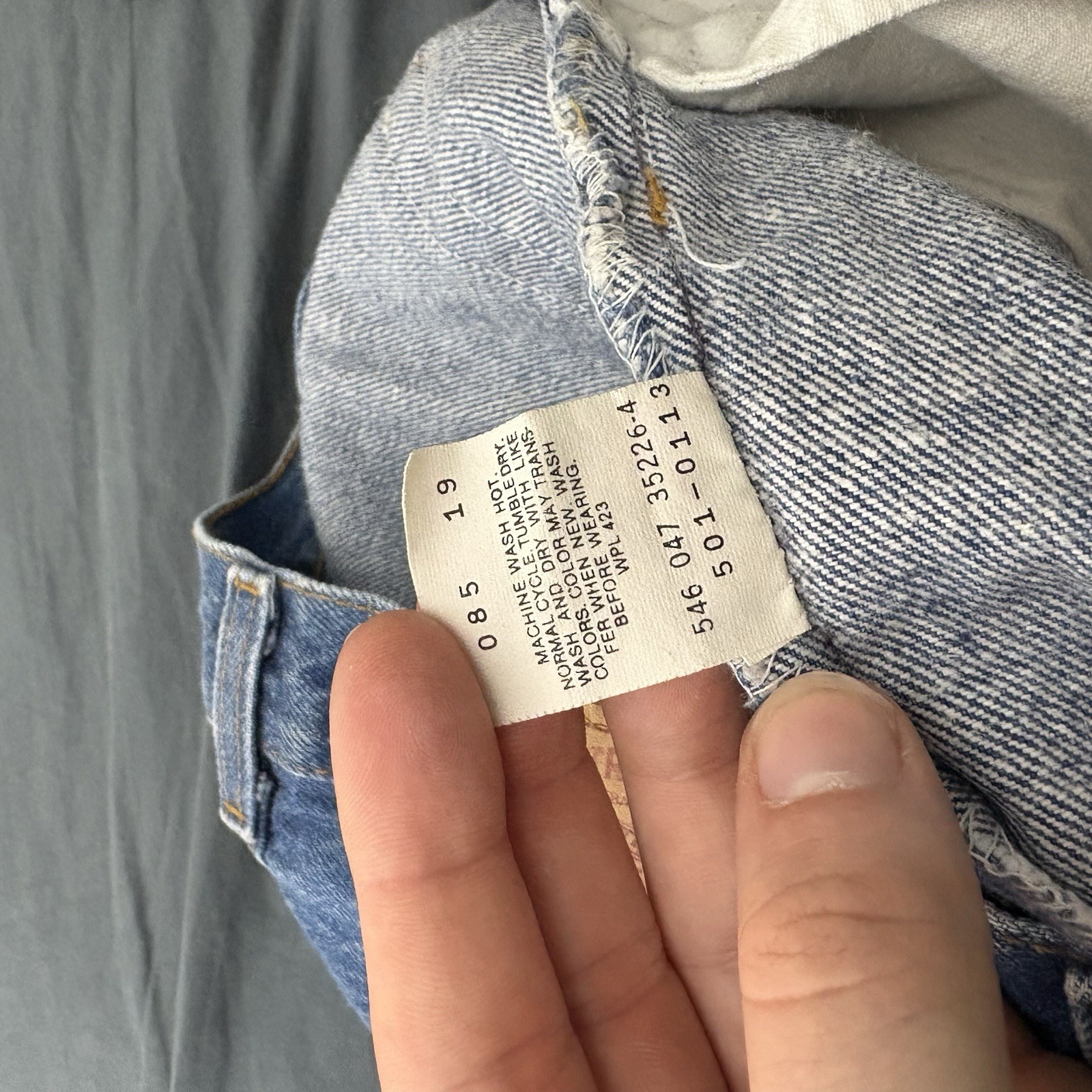 Vintage 1985 Levi’s 501 XX Button-Fly Blue Jeans Measures 33×25.5