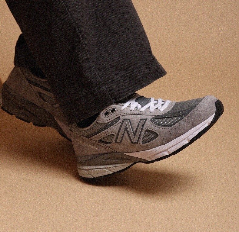 New Balance 990 v4 Sneakers Made in USA Grey Silver U990GR4 6 Men’s Size 7.5-13
