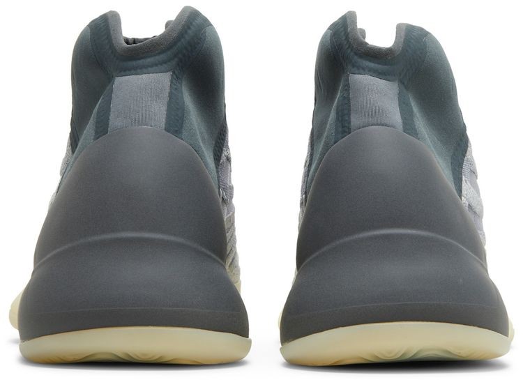 adidas Yeezy Quantum ‘Mono Carbon’ GX6594 Ship Now