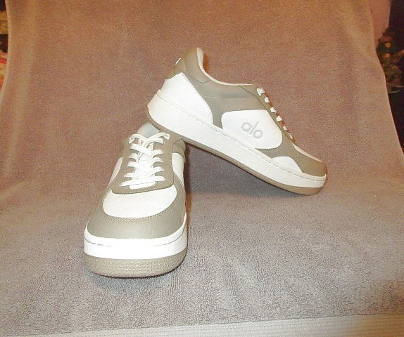 ALO Recovery Mode Sneaker Womens 10 Comfort Cushioned Foam Vegan Leather Arch