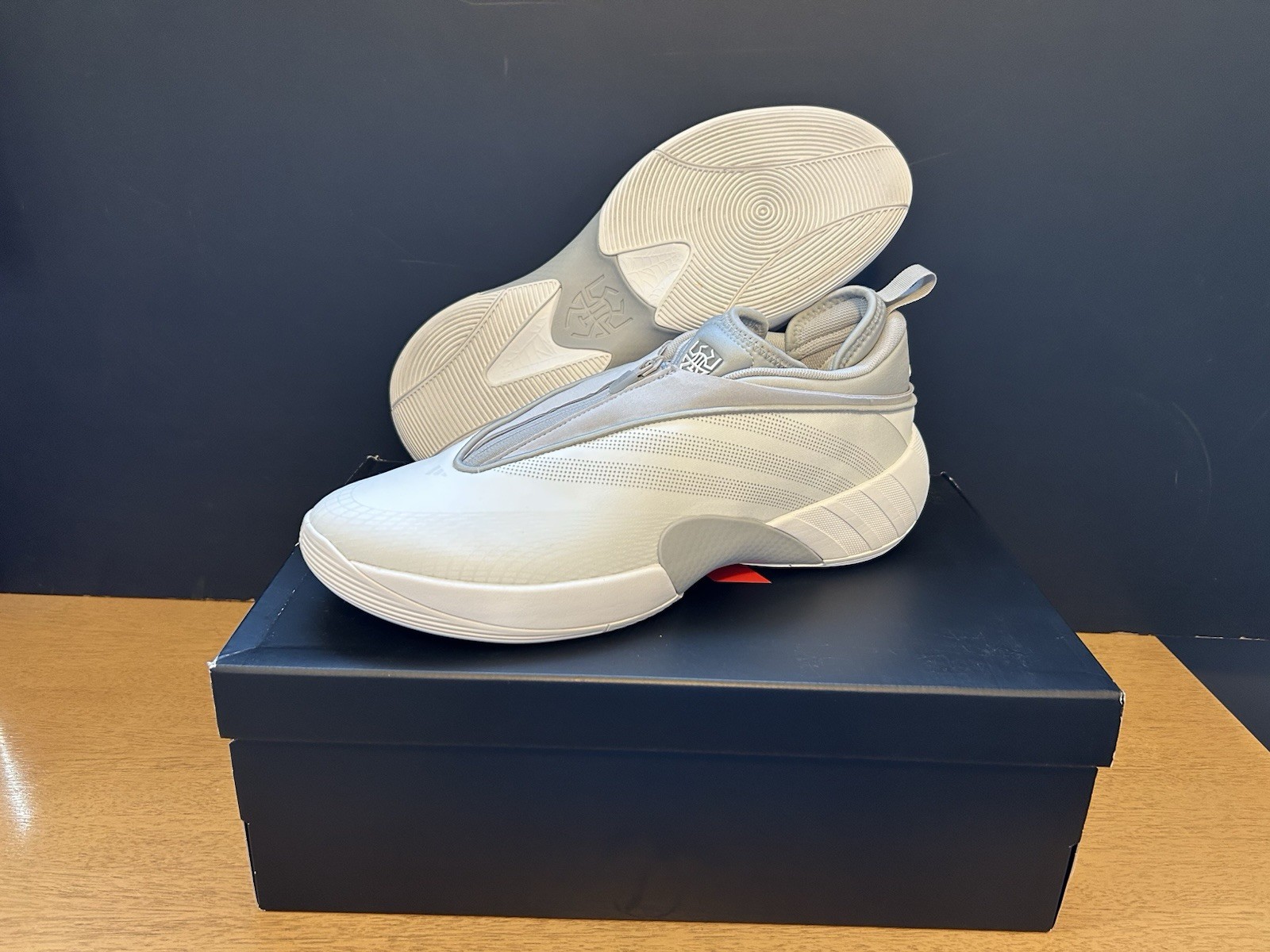 Adidas Don issue 7 Gray
