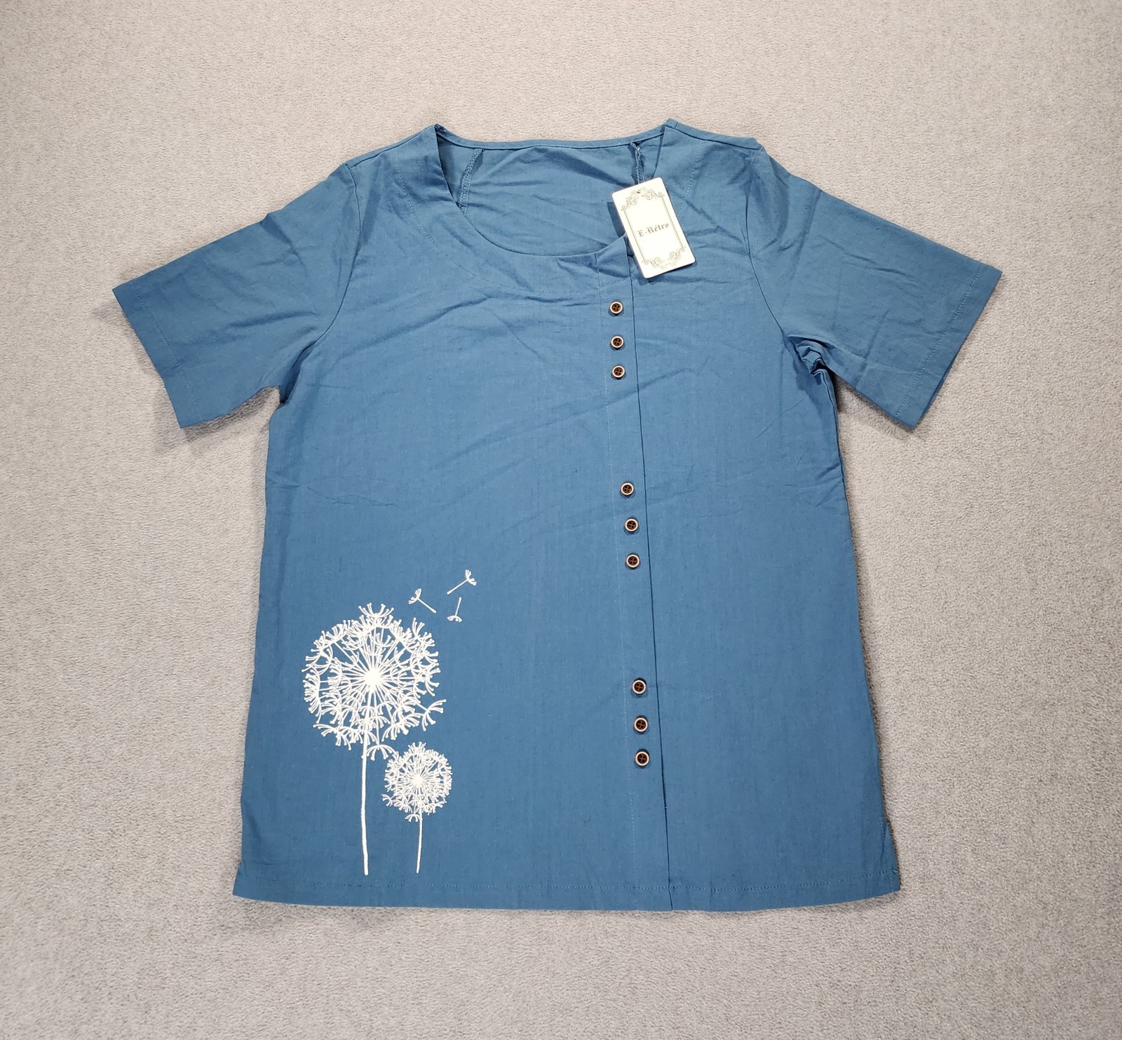 NWT E Retro Floral Dandelion Short Sleeve Blue Top Women’s Size M Button Accent