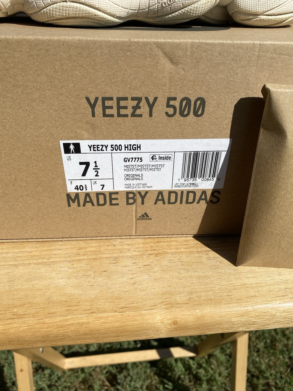 Size 7.5 – adidas Yeezy 500 High Mist Stone