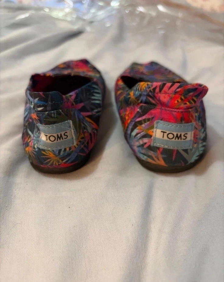 TOMS Women’s Slip-On Flats Canvas Floral Hawaiian Multicolor US 7.5 EU 38