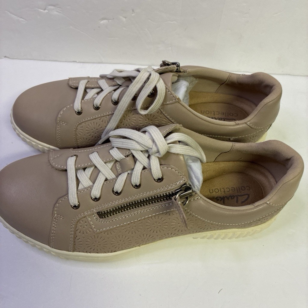 NEW Clarks Caroline Rio Sand Leather Womens 8.5 W Zip Sneaker Perforated Casual