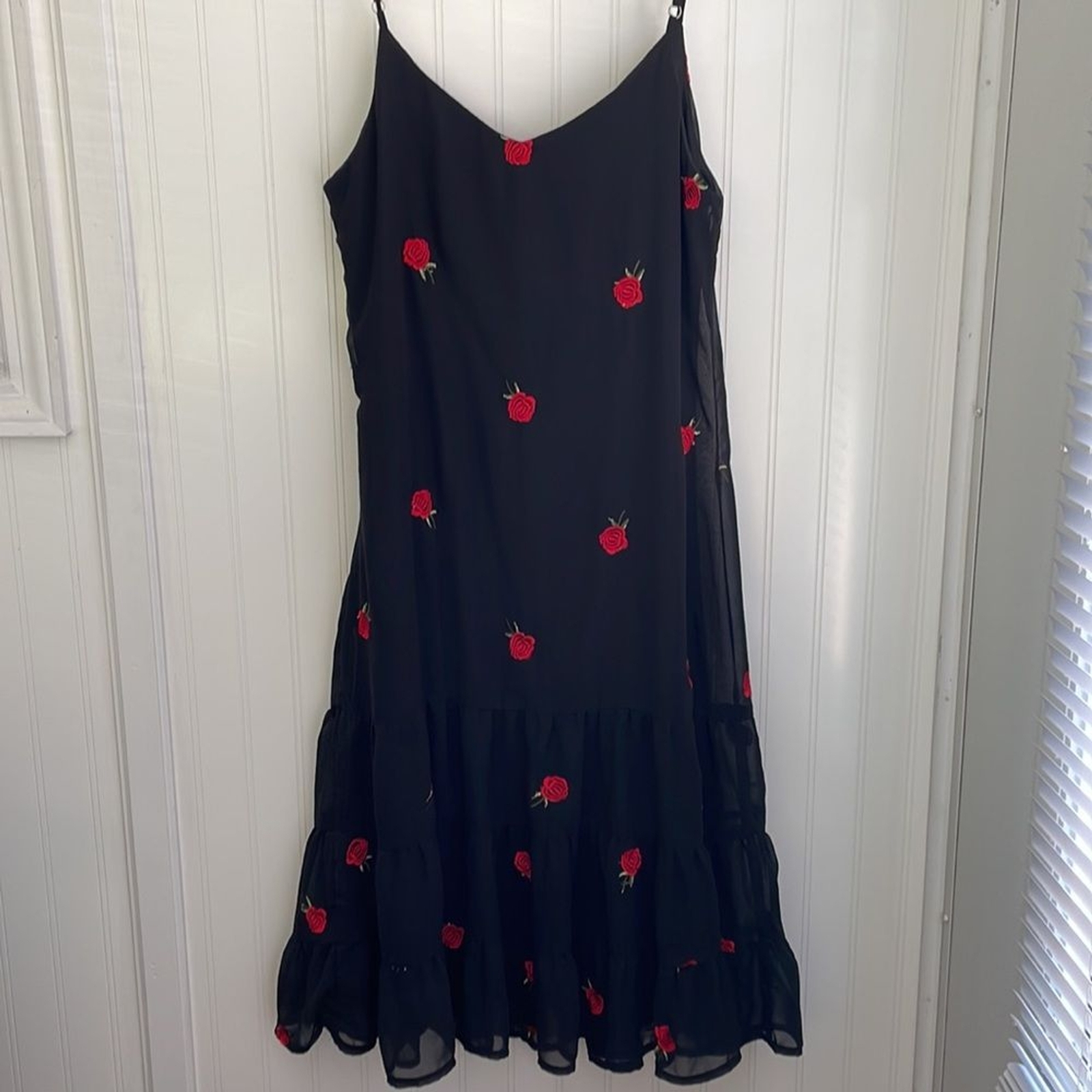 NASTY GAL Hold That Rose midi dress embroidered roses tiered ruffles lined US 4