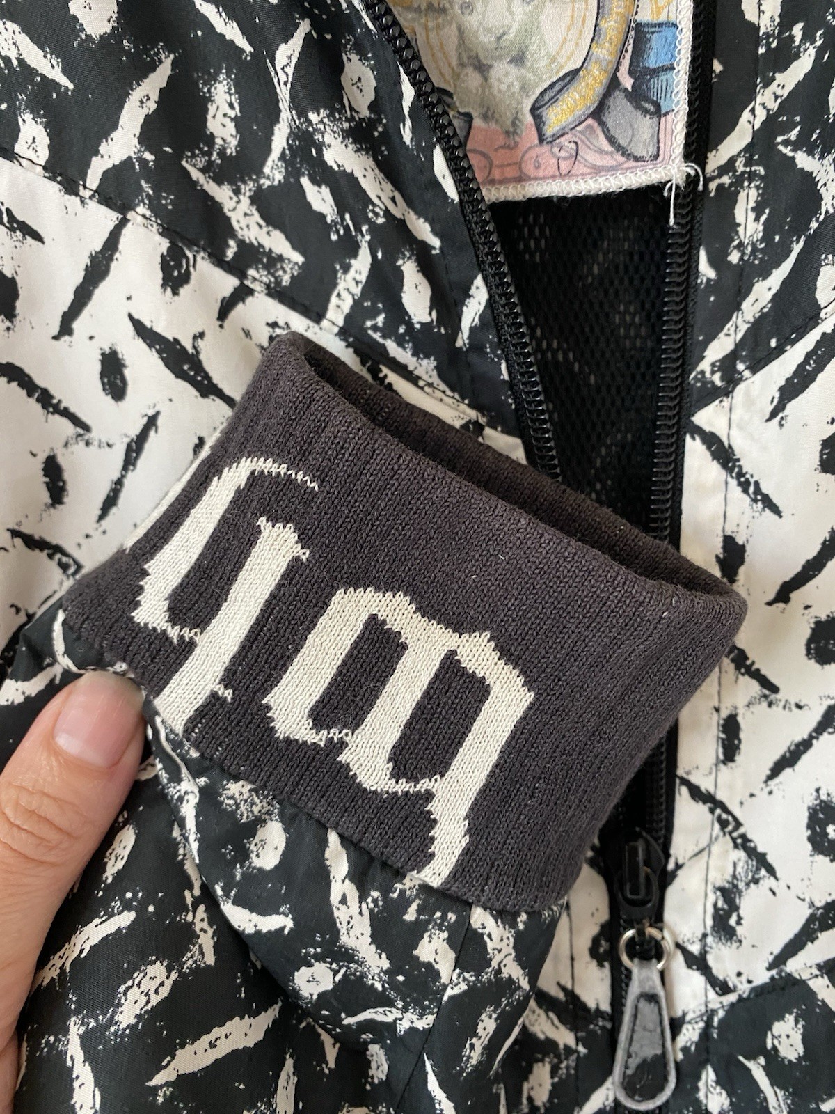 L.A.M.B. Fall 2006 Black White Chevron Windbreaker Jacket Gwen Stefani Rare Med.