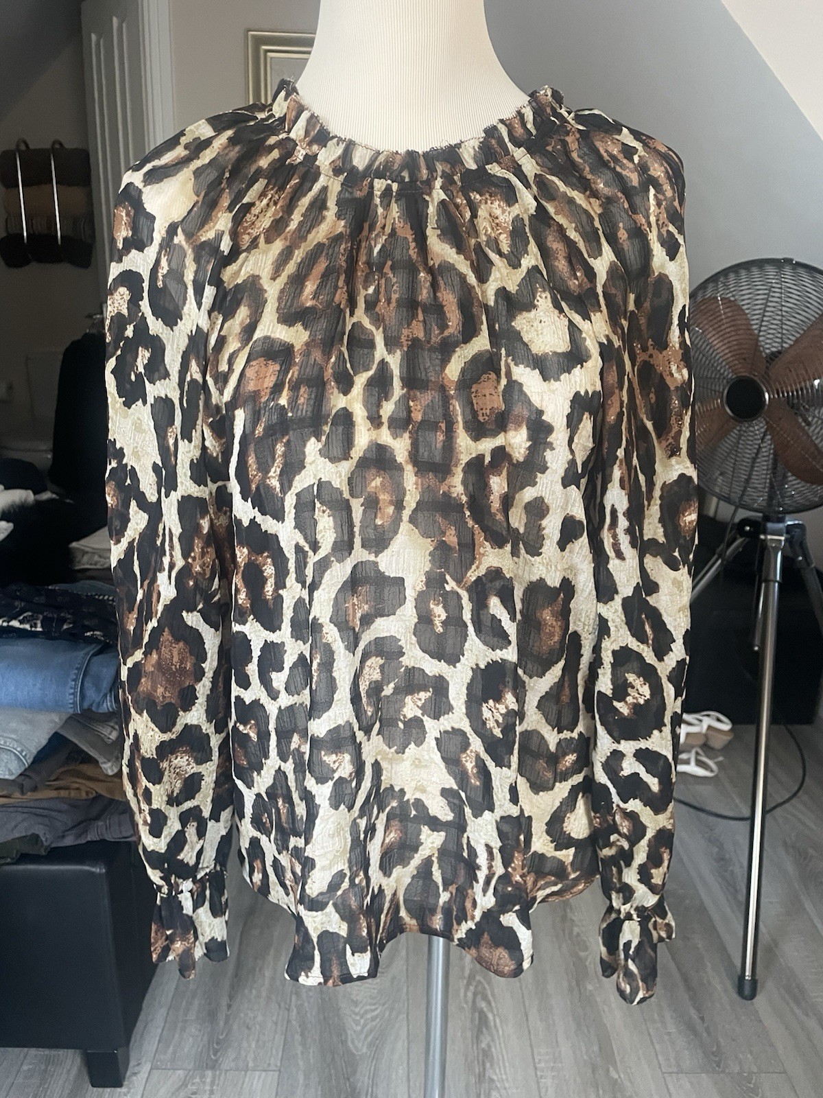Peacocks Women’s Leopard Print Blouse With Fluted Collar Size 10 NWOT